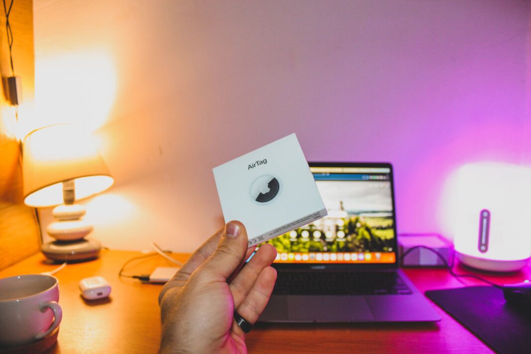 AirTag vs SmartTag vs Chipolo: test zasięgu i ochrony przed niechcianym śledzeniem