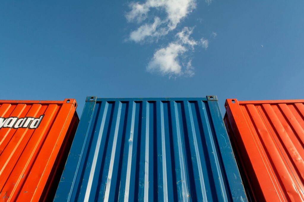 Co to jest Docker i po co go używać? Konteneryzacja wyjaśniona prostym językiem