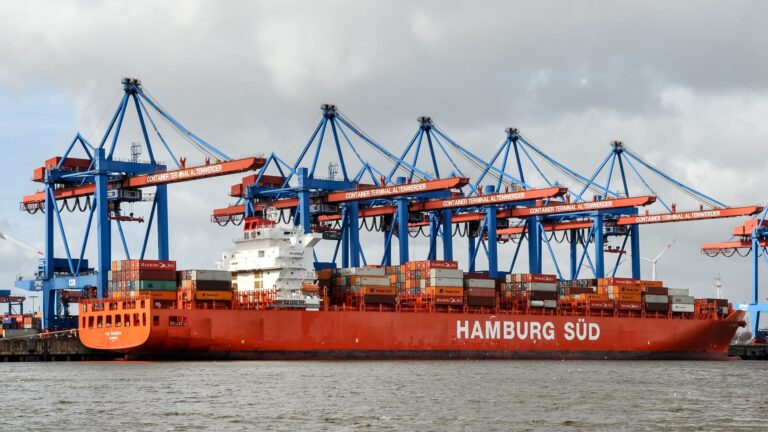 Co to jest Docker i po co go używać? Konteneryzacja wyjaśniona prostym językiem